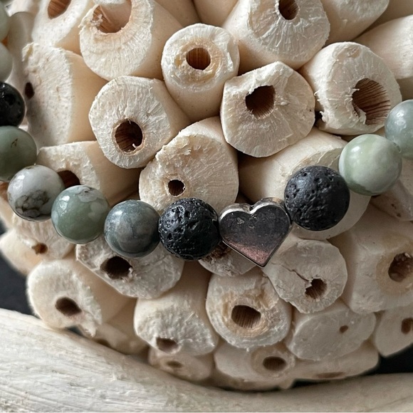 Handmade Natural Stone 6mm Beaded Bracelet Heart Charm 7 Inches Lava Agate - Picture 2 of 10